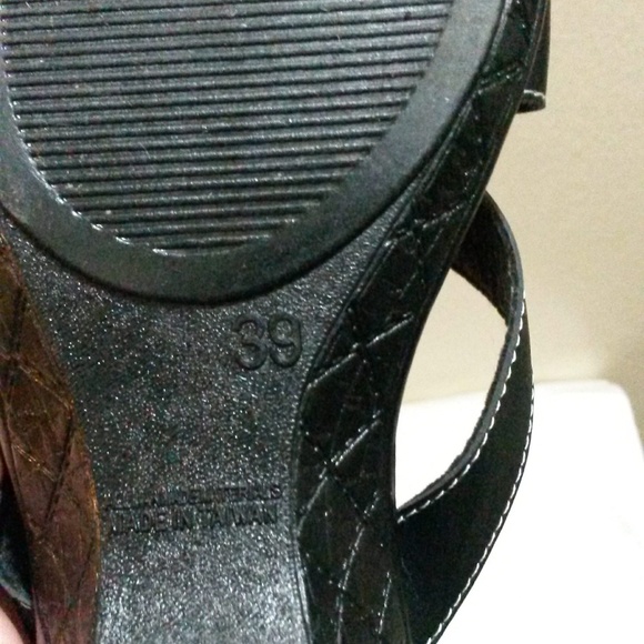 Crisscross Wedge Sandals - More Pics - Picture 7 of 8